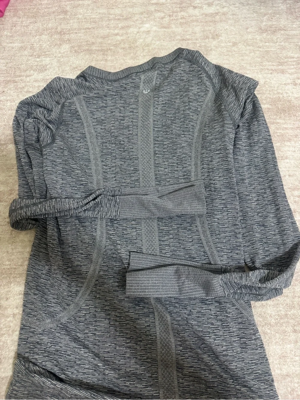 Lululemon swiftly tech long sleeve tee size 8